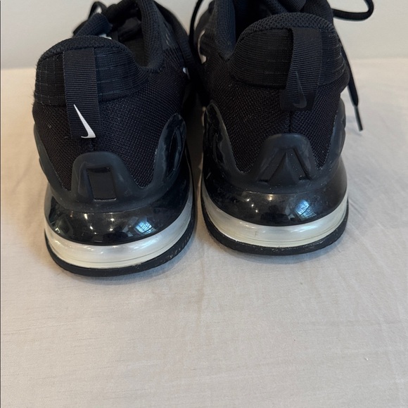 Nike mens Black and White Air Sneakers size 10 - Picture 3 of 6